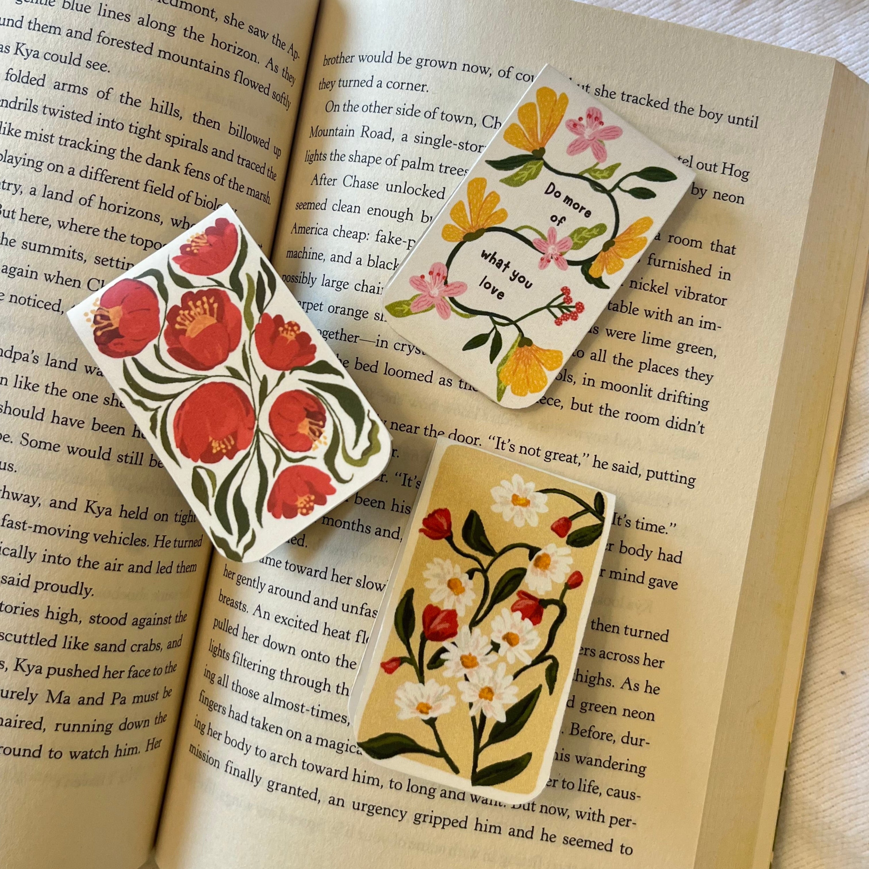 The Flower Hour– Magnetic Bookmark Set